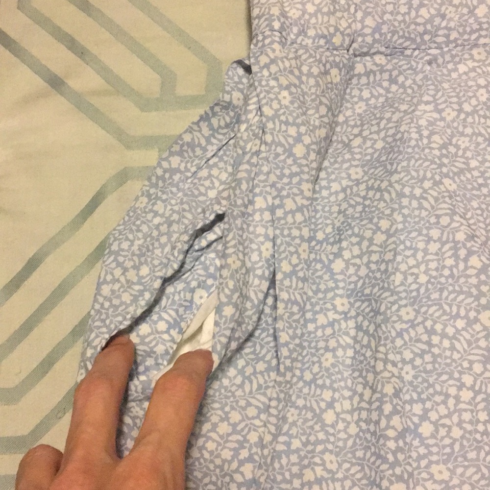 Gap 4 blue and white lined dress worn once. - Picture 4 of 6